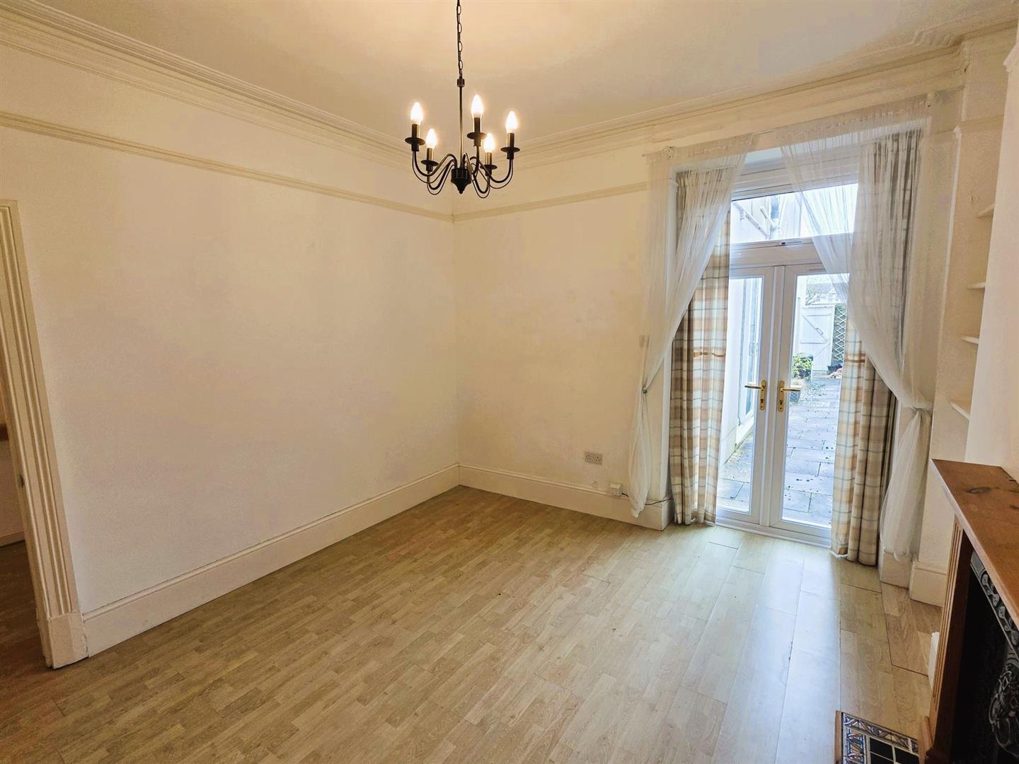 New Road, Llanelli, SA15 3DP